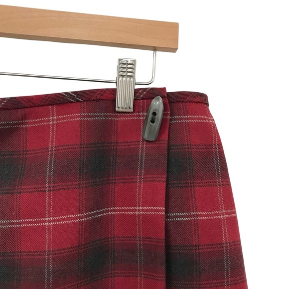 Vintage Liz Claiborne Red Plaid Wool Wrap Skirt Size 14 Christmas - Picture 2 of 5